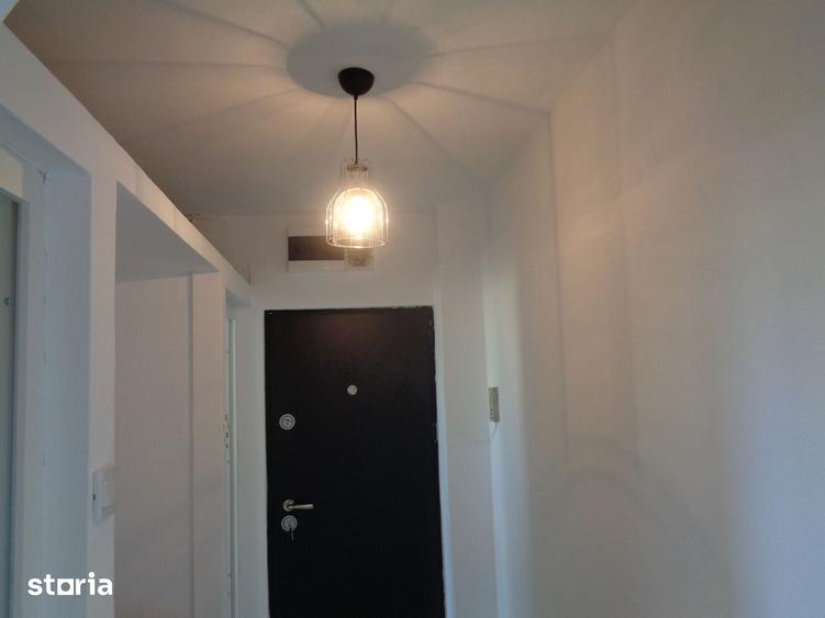 Apartament 2 camere renovat, termoteca ,baie cu geam, etaj 2 ,VLAICU - 13