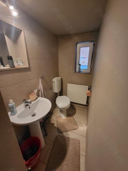 Apartament cu 3 camere semidecomandat în Favorit