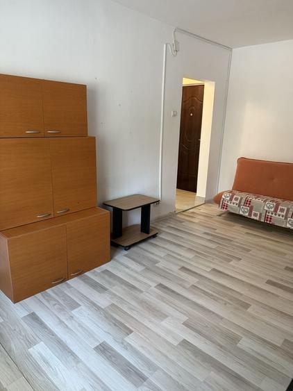 Garsonieră decomandată în Micălaca