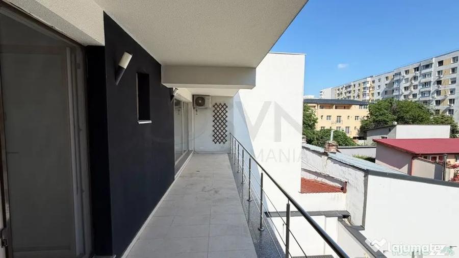 Apartament cu 4 camere semidecomandat în Iancului