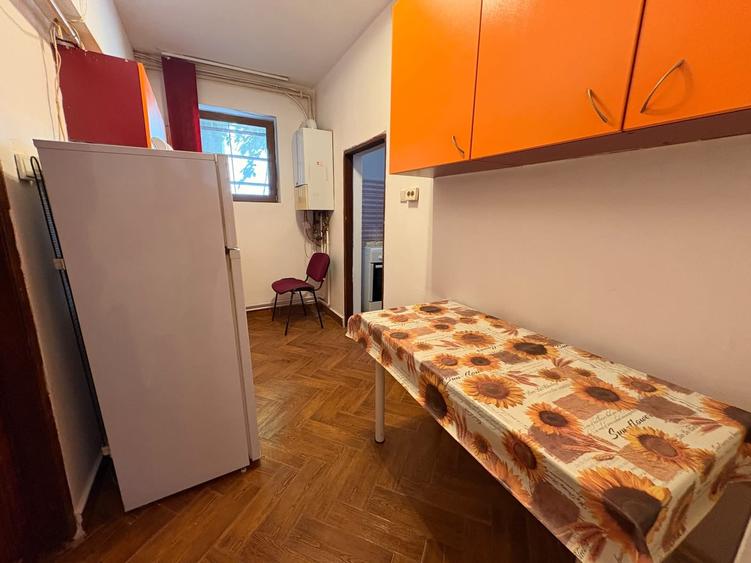 Apartament cu 2 camere circular în Tineretului