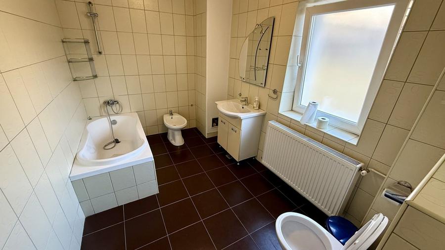 Apartament cu 4 camere decomandat în Unirii