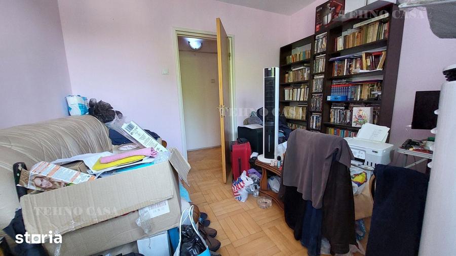 Apartament cu 4 camere semidecomandat în Titan