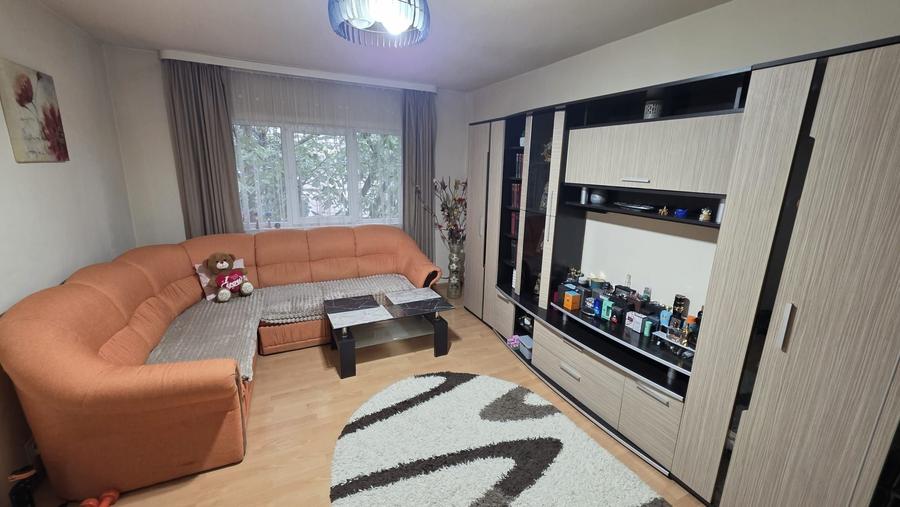 Apartament cu 2 camere decomandat în Exterior Vest