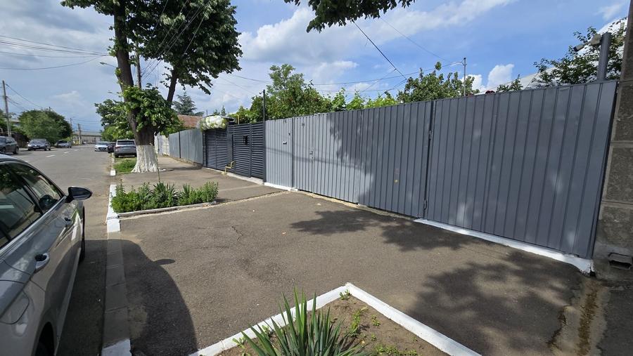 Casă cu 3 camere decomandat în Costi