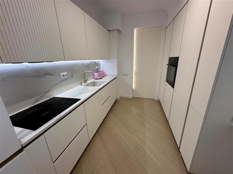 Apartament cu 3 camere decomandat, mobilat în Pipera