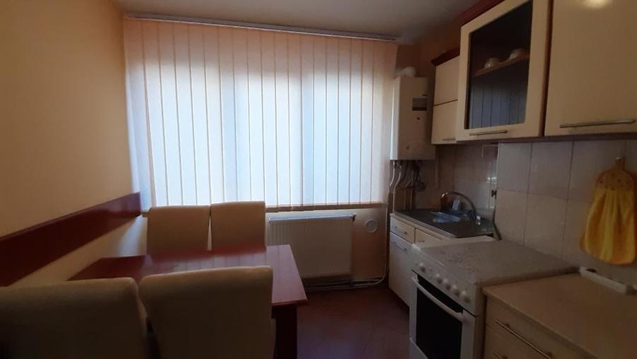 Apartament cu 2 camere semidecomandat, mobilat în Central