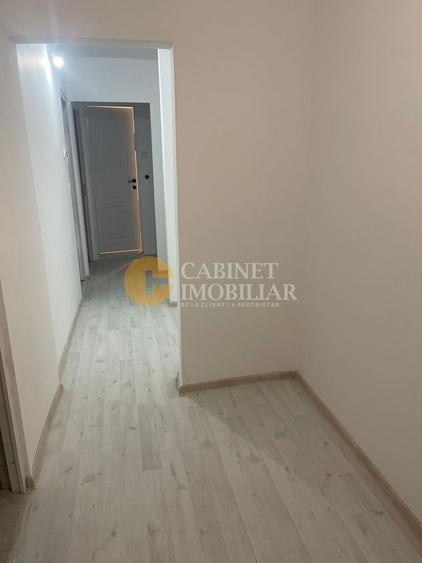Apartament cu 3 camere decomandat în Tomești