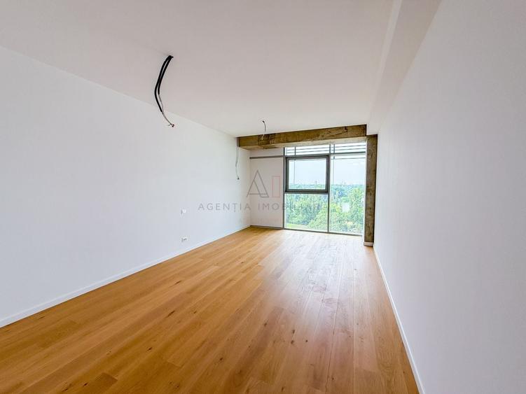 Apartament cu 5 camere semidecomandat în Aviației