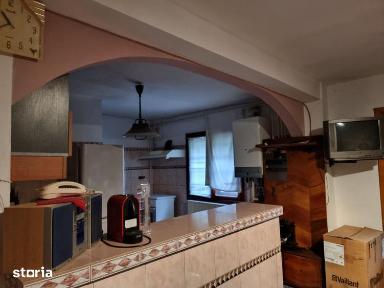 Apartament cu 4 camere decomandat în Micro 3