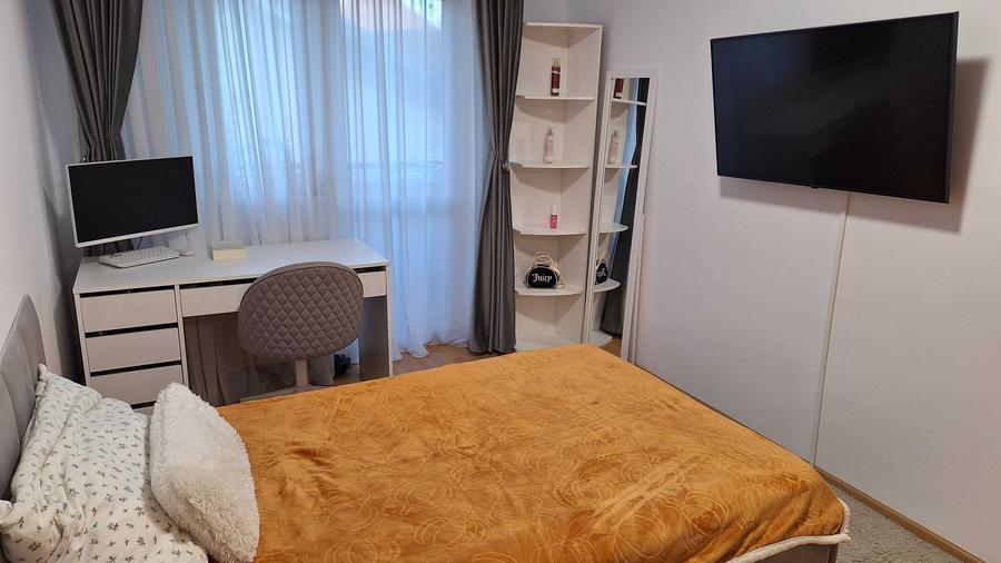 Apartament cu 4 camere decomandat în Complex Studențesc