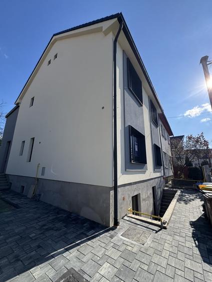 Duplex cu 5 camere cu Canalizare în Vasile Aaron