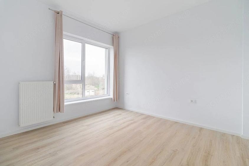 Apartament cu 3 camere semidecomandat în 1 Decembrie