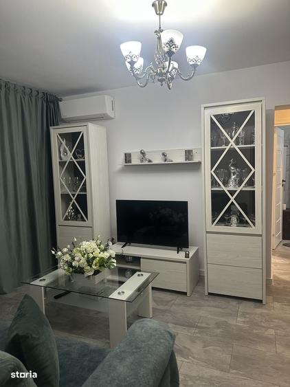 Apartament cu 3 camere semidecomandat în Central