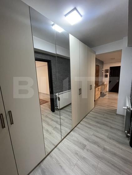 Apartament cu 3 camere semidecomandat, mobilat în Central