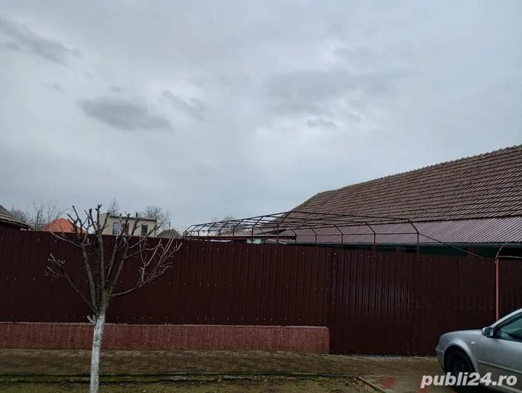 Casă cu 3 camere cu Teren 1200 Mp în Carani
