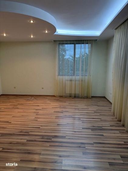 Casă cu 5 camere cu Teren 794 Mp în Mihail Kogălniceanu