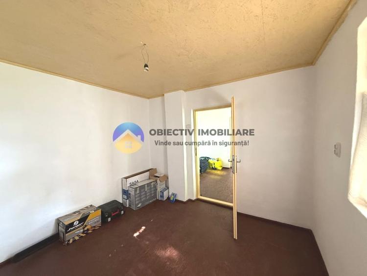 Casă individuală cu 2 camere cu Teren 4500 Mp în Dragomirești
