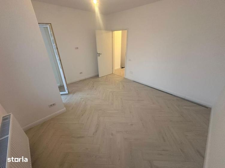 Casă cu 3 camere cu Canalizare în Dobroești
