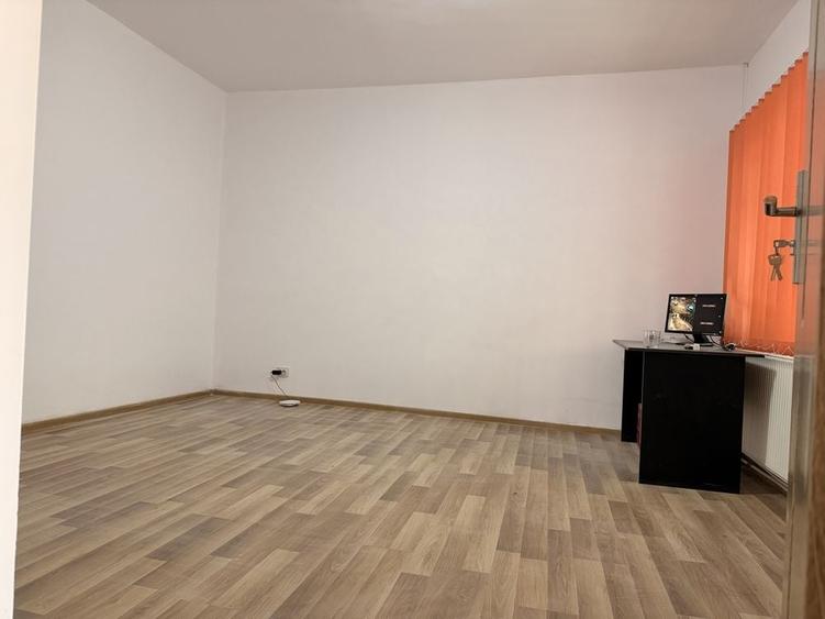 Casă cu 4 camere cu Teren 300 Mp în Ultracentral