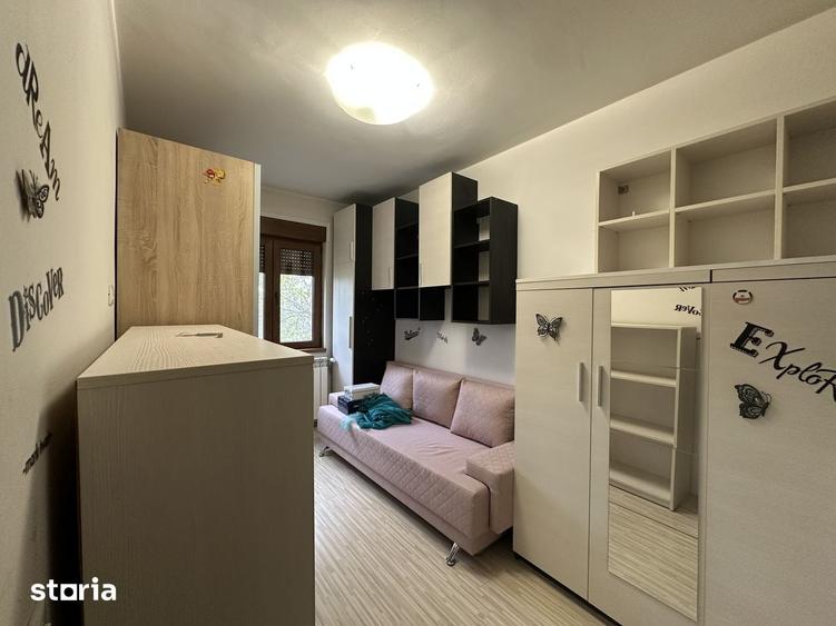 Apartament cu 3 camere semidecomandat în Nord