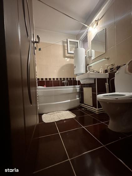 Apartament cu 4 camere decomandat în Central