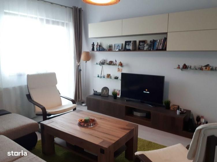 Apartament cu 3 camere, mobilat în Fratelia