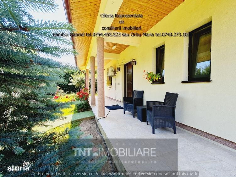 Casă cu 2 camere decomandat în Central