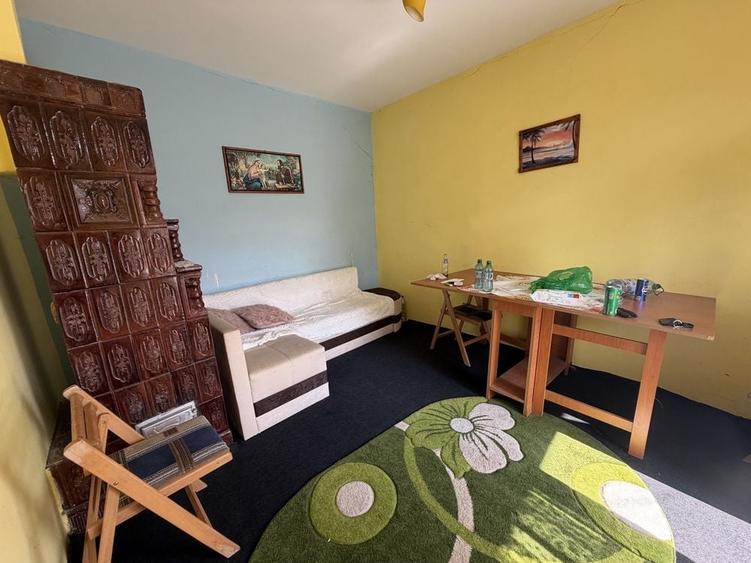 Casă cu 4 camere în Oinacu