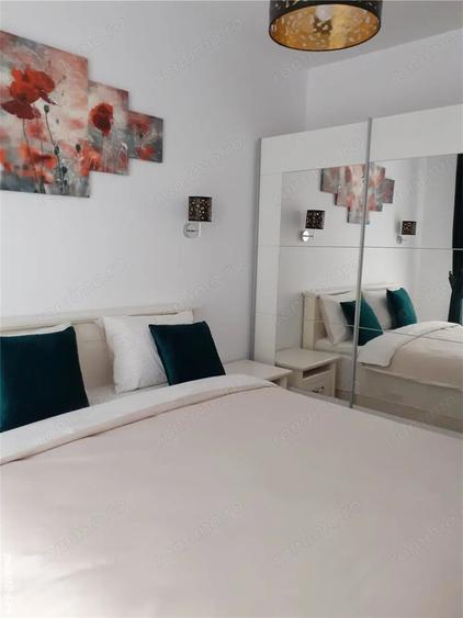 Apartament cu 3 camere decomandat în P-ța Unirii