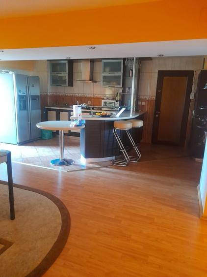 Apartament cu 3 camere decomandat în Ultracentral