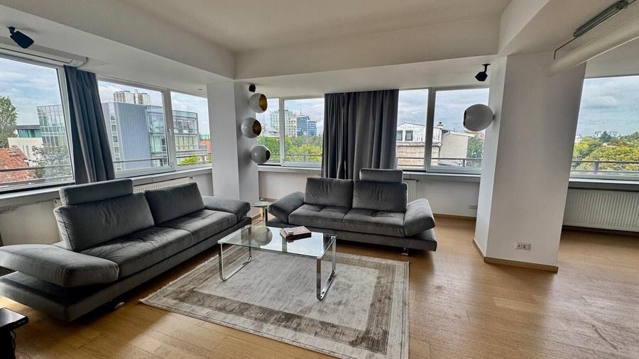 Apartament cu 3 camere decomandat, mobilat în Dorobanți