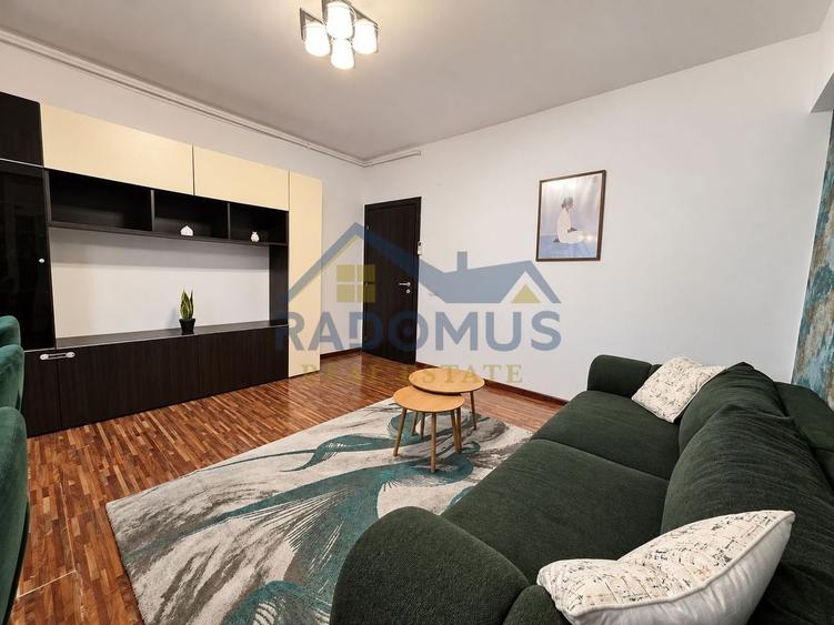 Apartament cu 3 camere decomandat, mobilat în 9 Mai