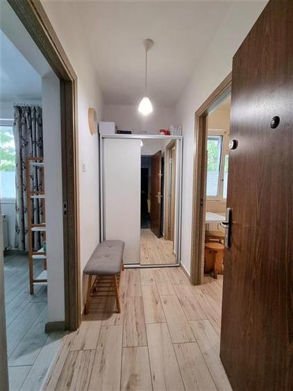 Apartament cu 2 camere semidecomandat, mobilat în 1 Mai
