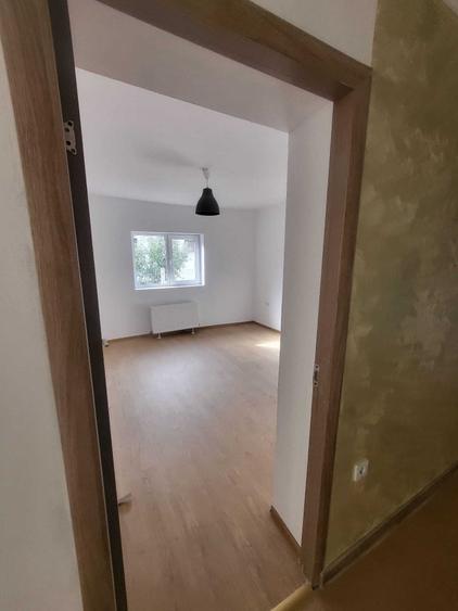Casă cu 4 camere în Exterior Vest