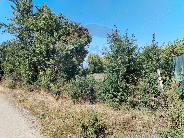 Teren de 1035 mp, în Nord