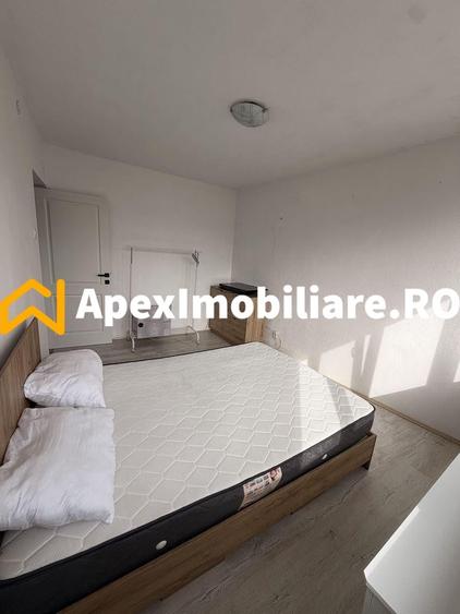 Apartament cu 3 camere decomandat, mobilat în Universitate