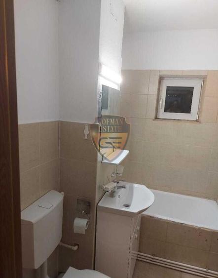 Apartament cu 2 camere decomandat în Casa de Cultură