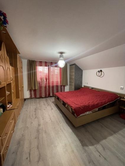 Casă individuală cu 5 camere cu Canalizare în Mărăști