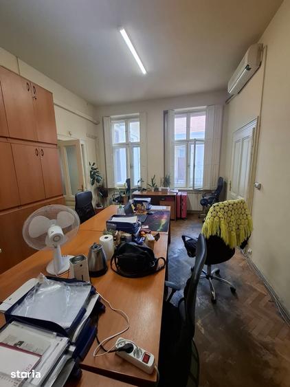 Apartament cu 4 camere în Central