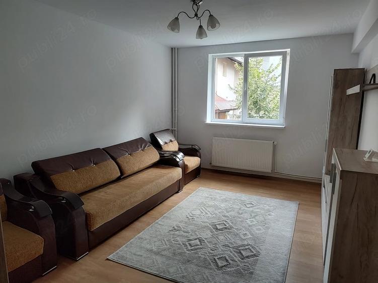 Apartament cu 2 camere decomandat în Policlinica