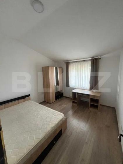 Apartament cu 3 camere semidecomandat în Tudor