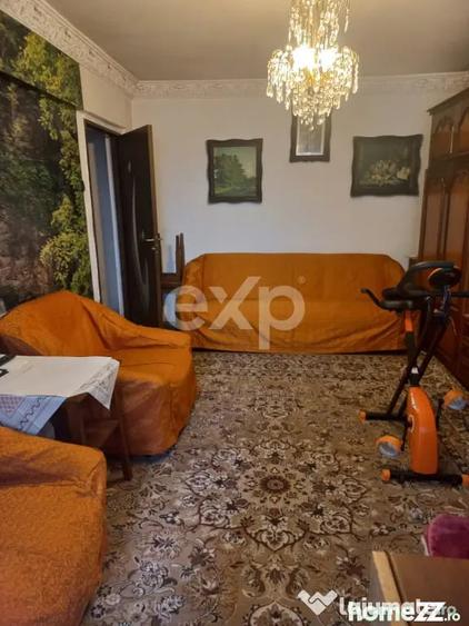 Apartament cu 4 camere decomandat în Prundu