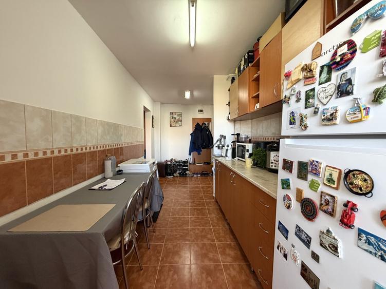Apartament cu 2 camere decomandat, mobilat în Aradului