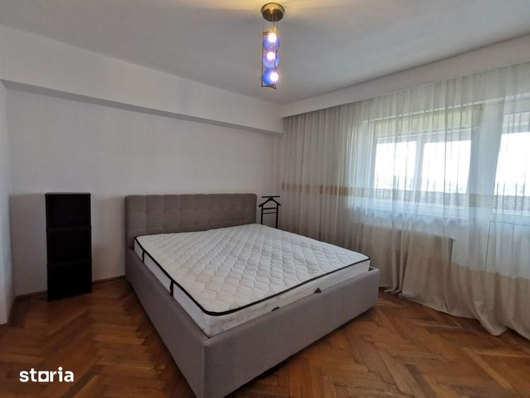Apartament cu 3 camere decomandat, mobilat în Central