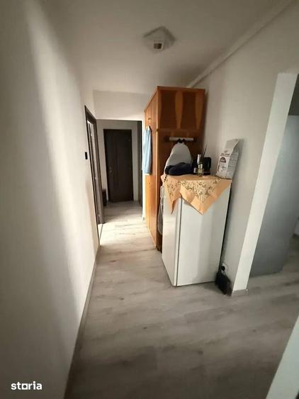 Apartament cu 4 camere în Berceni