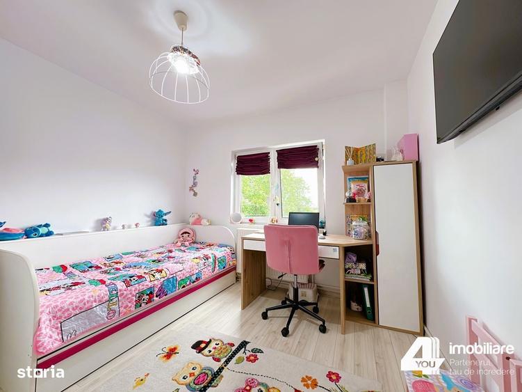 Apartament cu 3 camere semidecomandat în Confecții