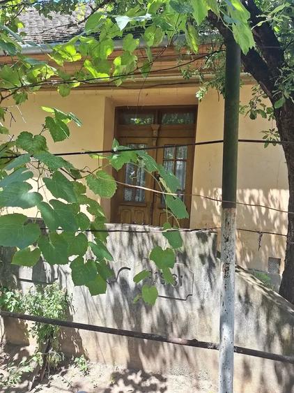 Casă cu 6 camere cu Teren 914 Mp în Poiana Mare