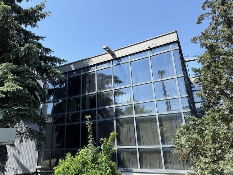 Spațiu comercial, de 350 mp, în Central