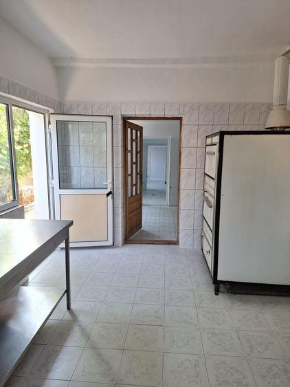 Casă cu 4 camere în Goranu